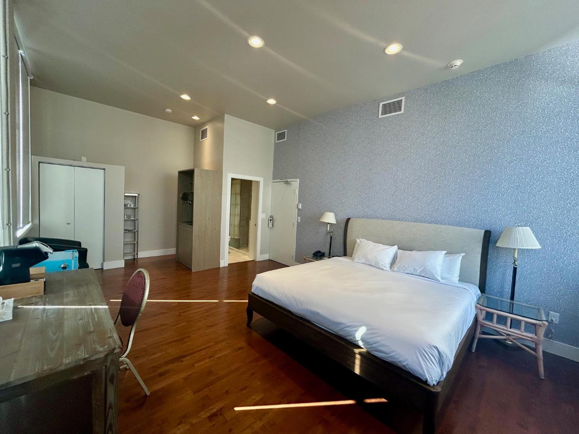 The Bedford Regency Hotel Victoria Ngoại thất bức ảnh